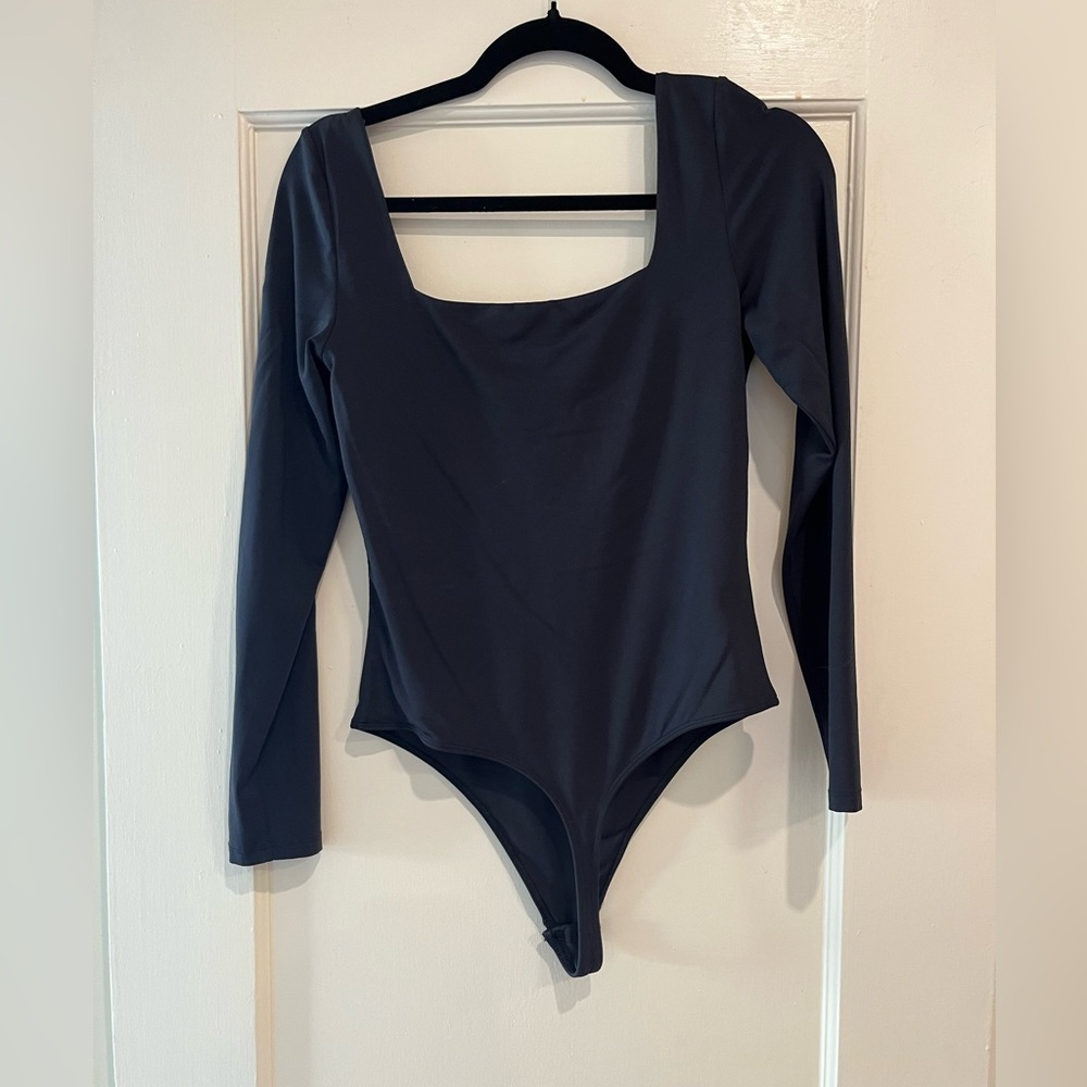 Aritzia Babaton Square neck Body Suit - Picture 5 of 7